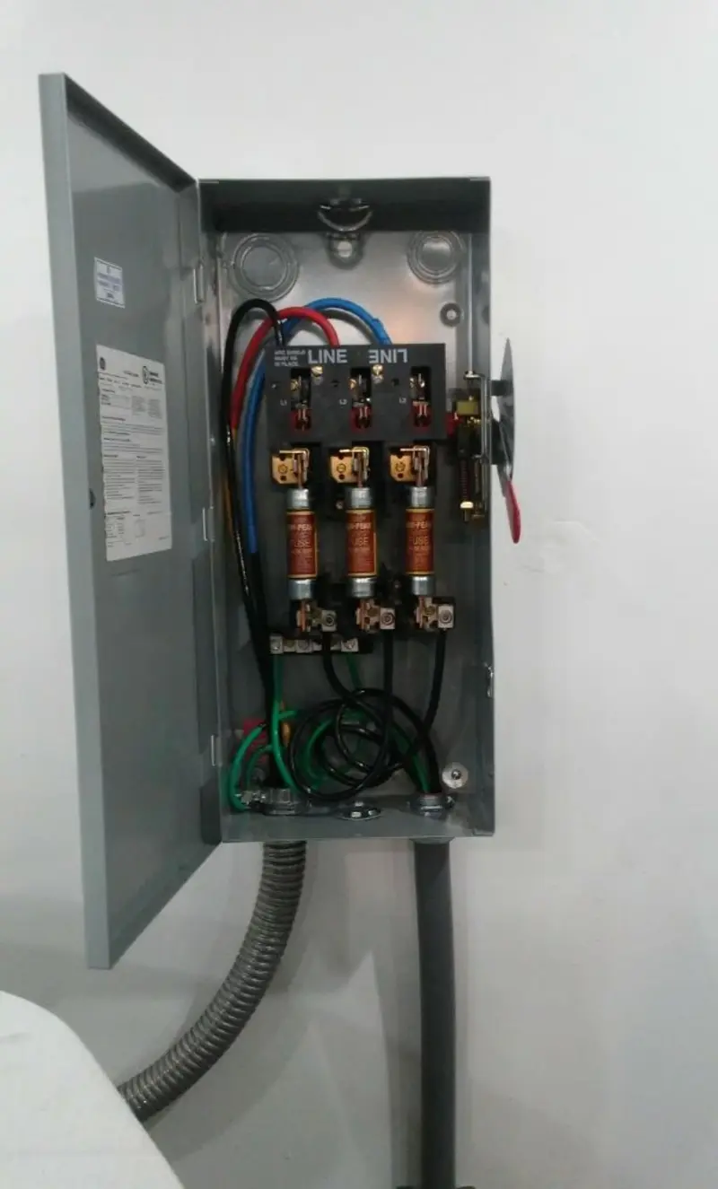 Three-phase disconnect switch installed for Smoke Detector Installation in Lincolnia